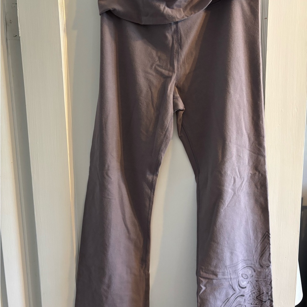 GAIAM Purple Leggings